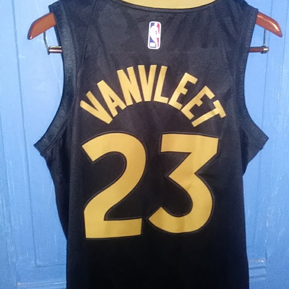Toronto Raptors Jersey - Picture 2 of 3